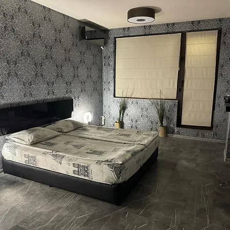 Tres Palmas Apartment