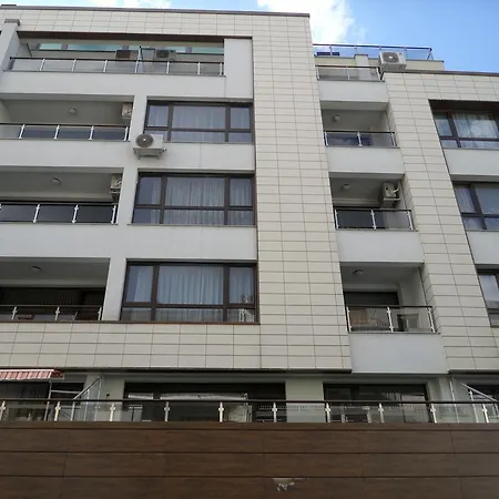 Tres Palmas Apartment